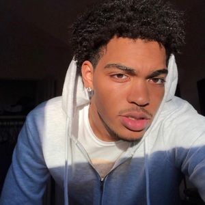 Meet your Posher, Tariq